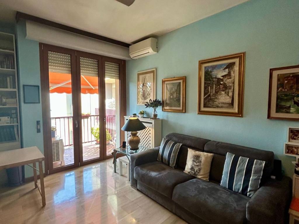appartamento in vendita a Milano in zona Famagosta