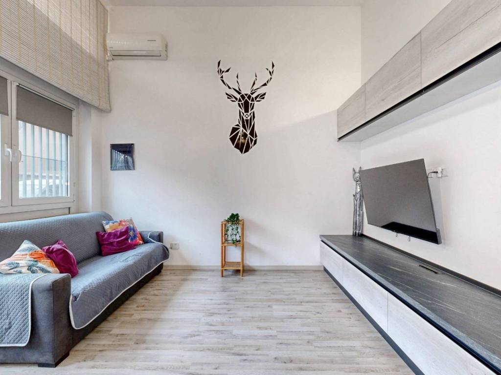 appartamento in vendita a Milano in zona Adriano