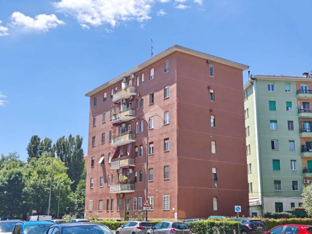 appartamento in vendita a Milano in zona Adriano