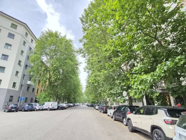 appartamento in vendita a Milano in zona Sempione