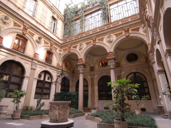 appartamento in vendita a Milano in zona Porta Venezia