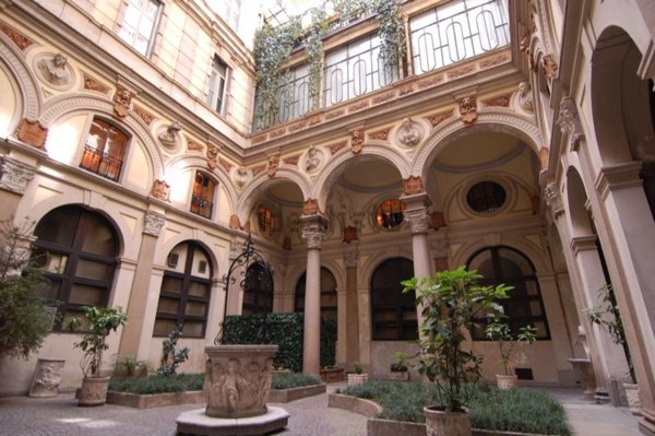 appartamento in vendita a Milano in zona Porta Venezia