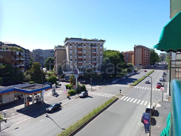 appartamento in vendita a Milano in zona Barona