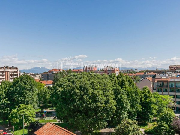 appartamento in vendita a Milano in zona Dergano