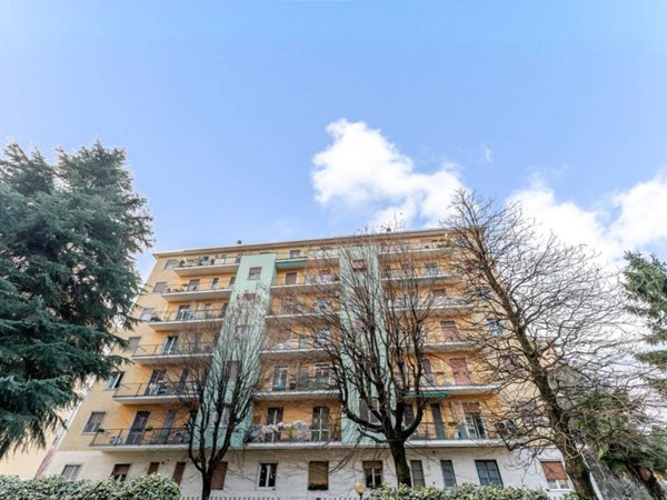 appartamento in vendita a Milano in zona Vigentino