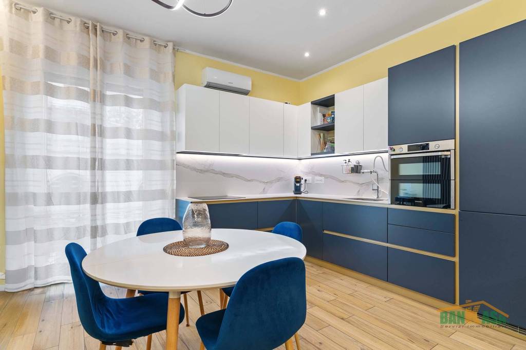 appartamento in vendita a Milano in zona Loreto