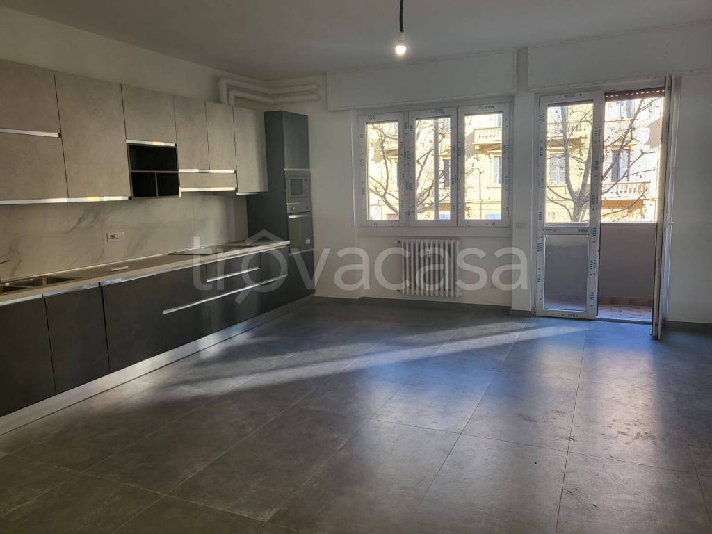 appartamento in vendita a Milano in zona Bullona