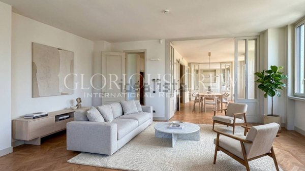 appartamento in vendita a Milano in zona Porta Nuova