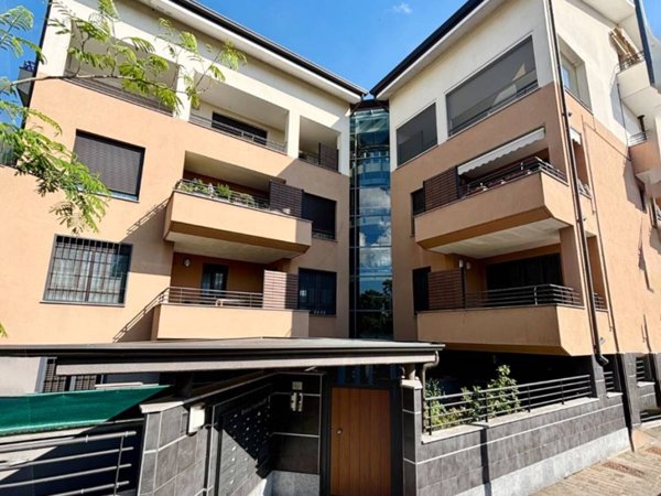 appartamento in vendita a Milano in zona Chiesa Rossa