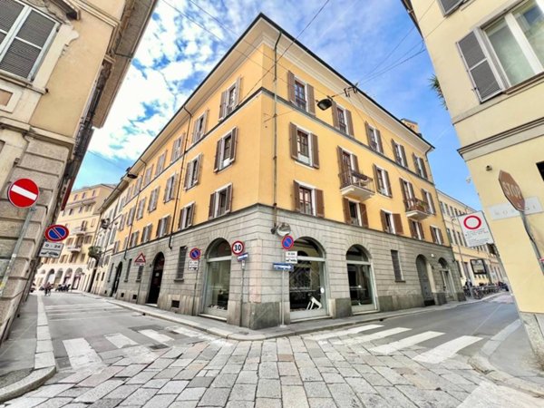 appartamento in vendita a Milano in zona Sant'Ambrogio