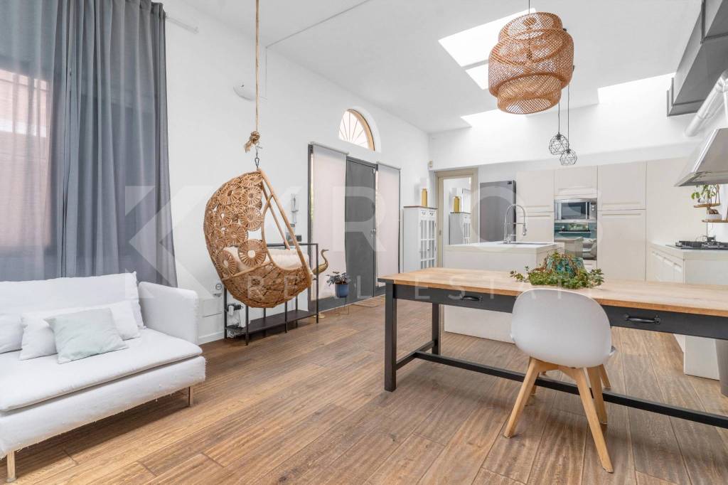 appartamento in vendita a Milano in zona Lorenteggio