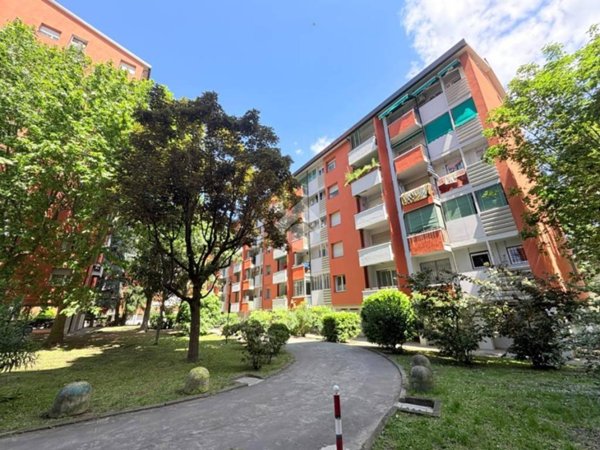 appartamento in vendita a Milano in zona Barona