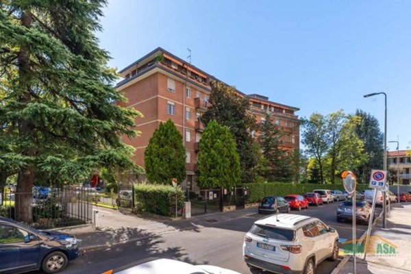 appartamento in vendita a Milano in zona Niguarda