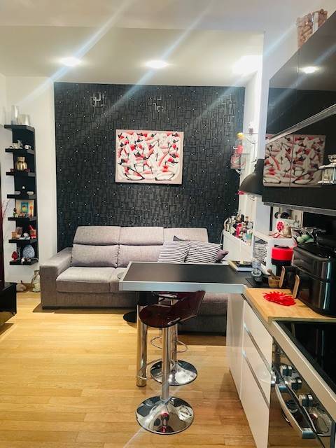 appartamento in vendita a Milano in zona Sempione