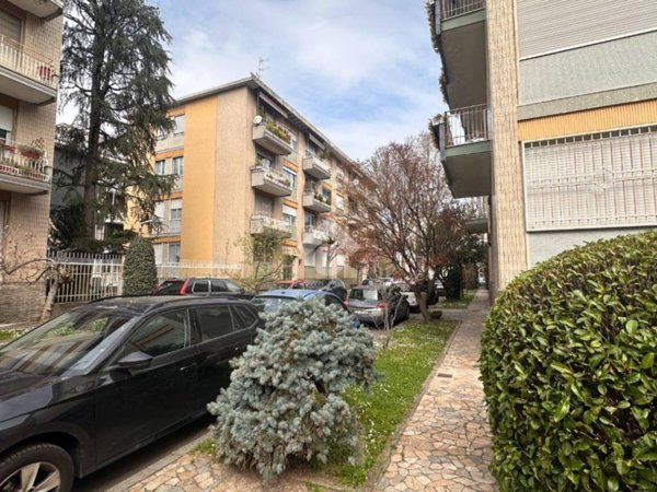 appartamento in vendita a Milano in zona Trenno