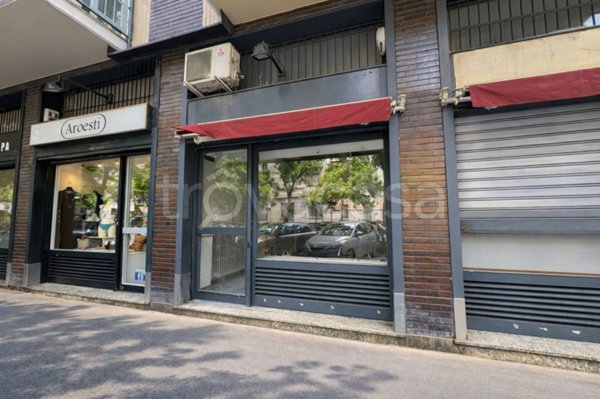 negozio in vendita a Milano in zona Solari
