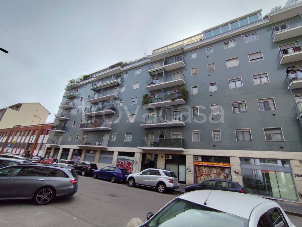 appartamento in vendita a Milano in zona Cascina dei Pomi