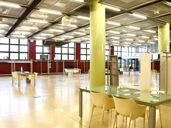 negozio in vendita a Milano in zona Bovisa