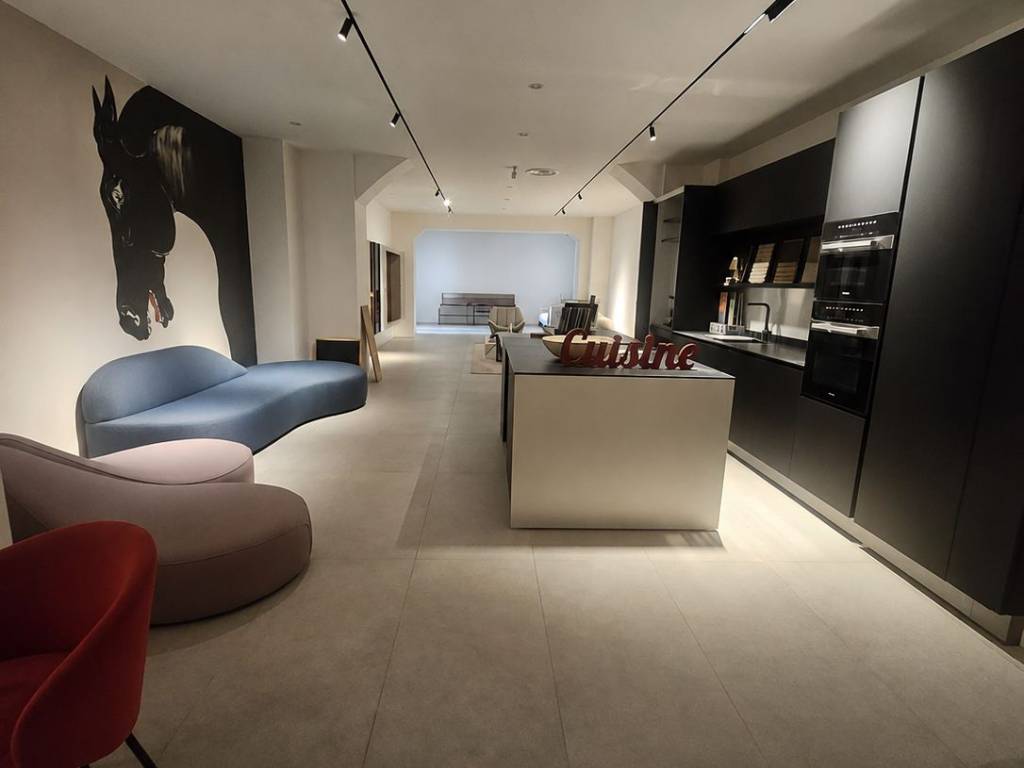 negozio in vendita a Milano in zona Isola