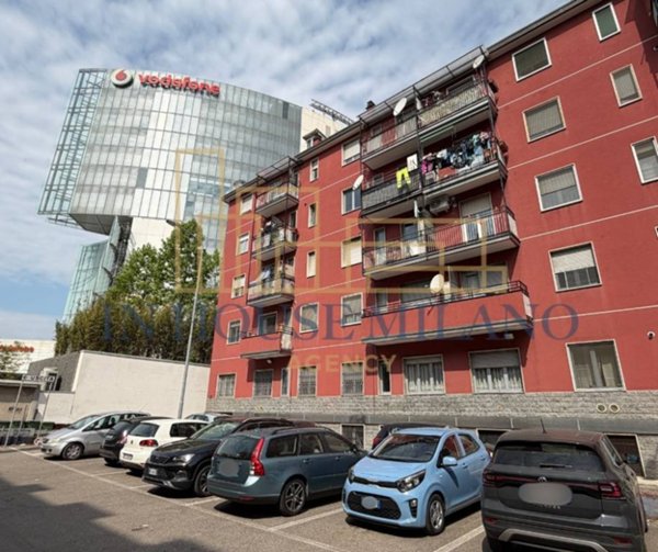 appartamento in vendita a Milano in zona Lorenteggio