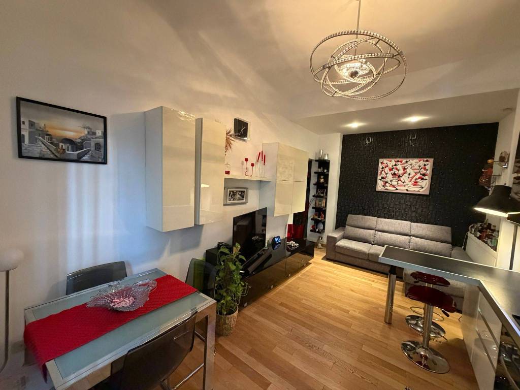 appartamento in vendita a Milano in zona Isola