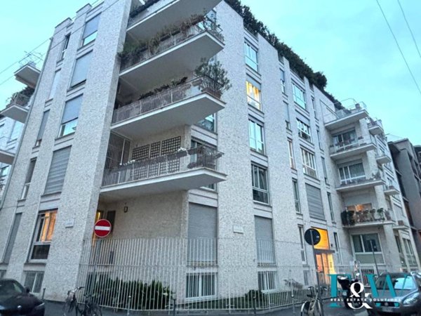 appartamento in vendita a Milano in zona Porta Nuova