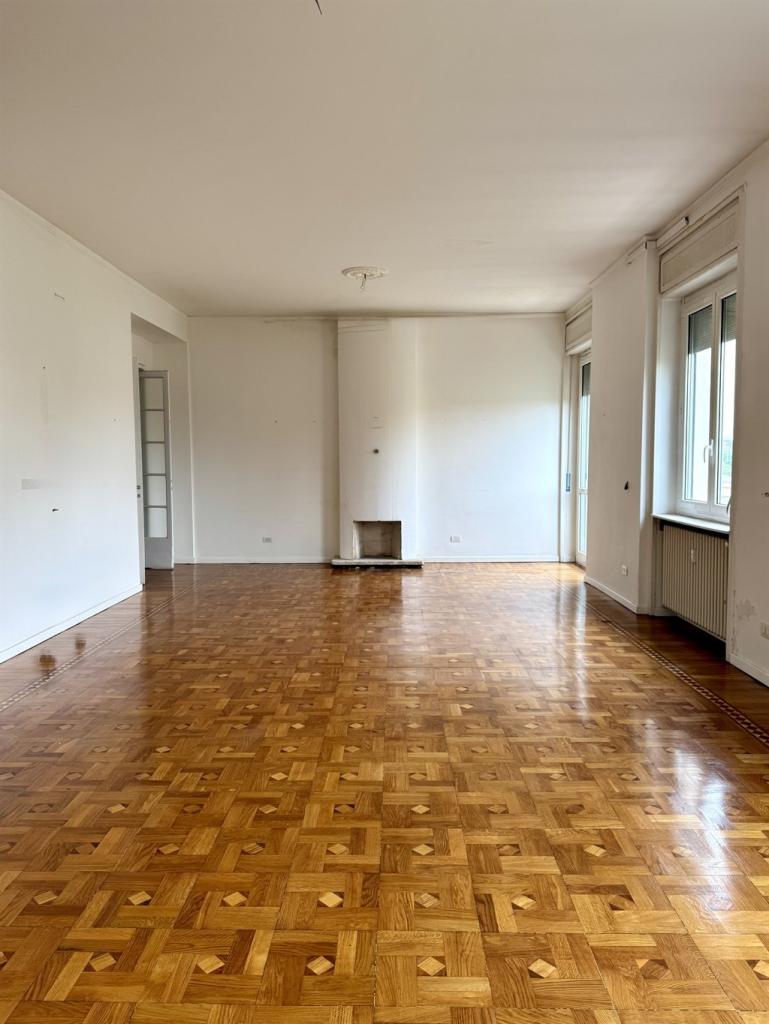 appartamento in vendita a Milano in zona Sempione