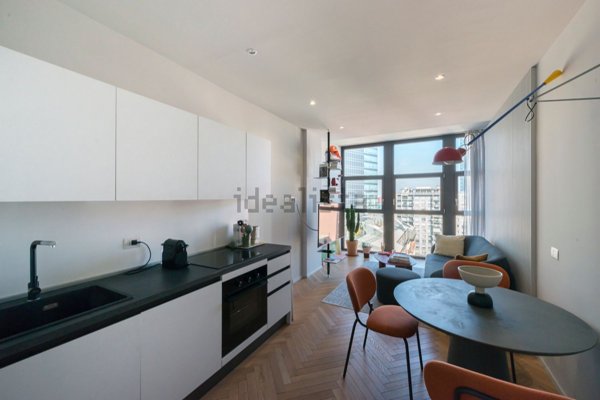appartamento in vendita a Milano in zona Porta Nuova