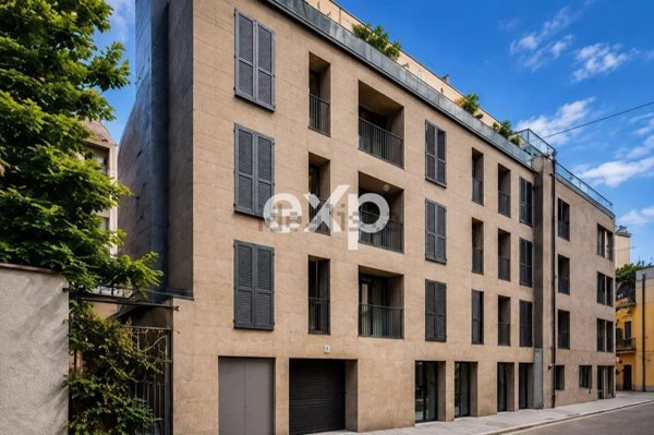 intera palazzina in vendita a Milano