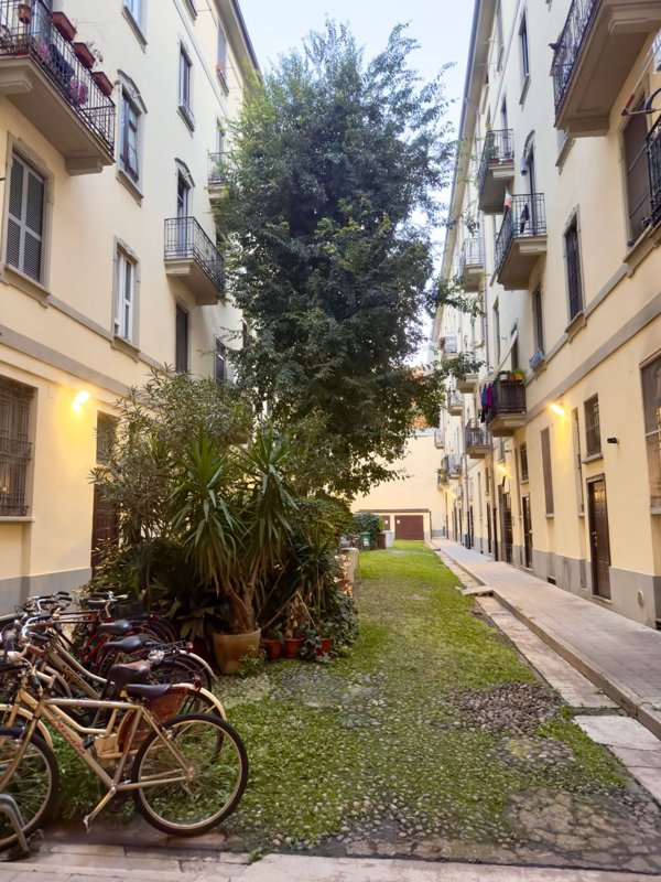 appartamento in vendita a Milano in zona Porta Vittoria