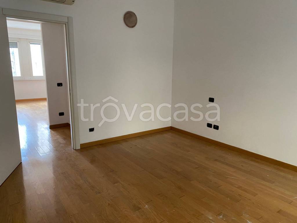appartamento in vendita a Milano in zona Città Studi