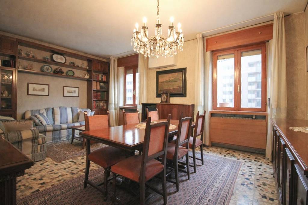 appartamento in vendita a Milano in zona Corvetto