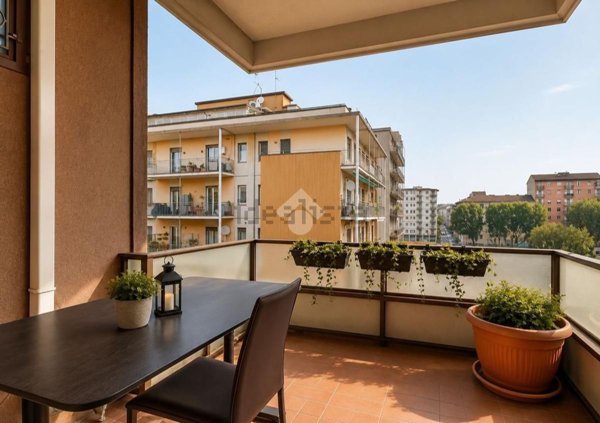 appartamento in vendita a Milano in zona Porta Genova