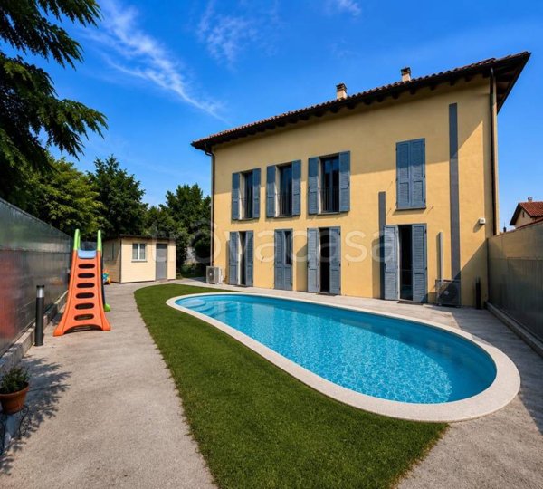 casa indipendente in vendita a Milano in zona Famagosta