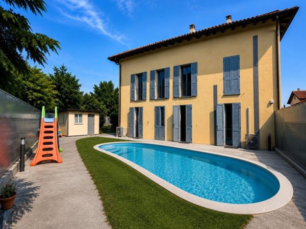 appartamento in vendita a Milano in zona Barona