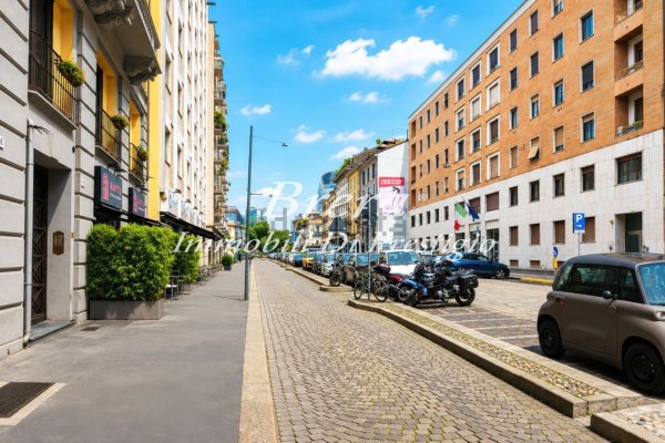 appartamento in vendita a Milano in zona Porta Nuova