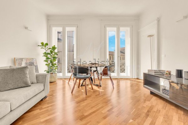 appartamento in vendita a Milano in zona Cadorna