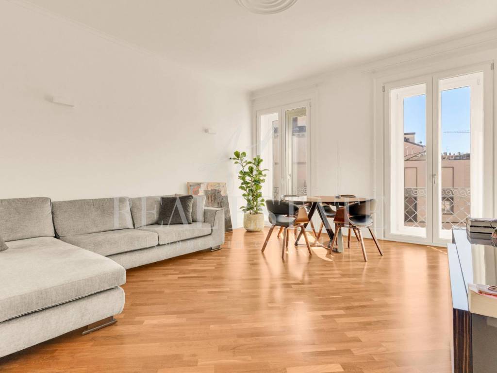 appartamento in vendita a Milano in zona Cadorna