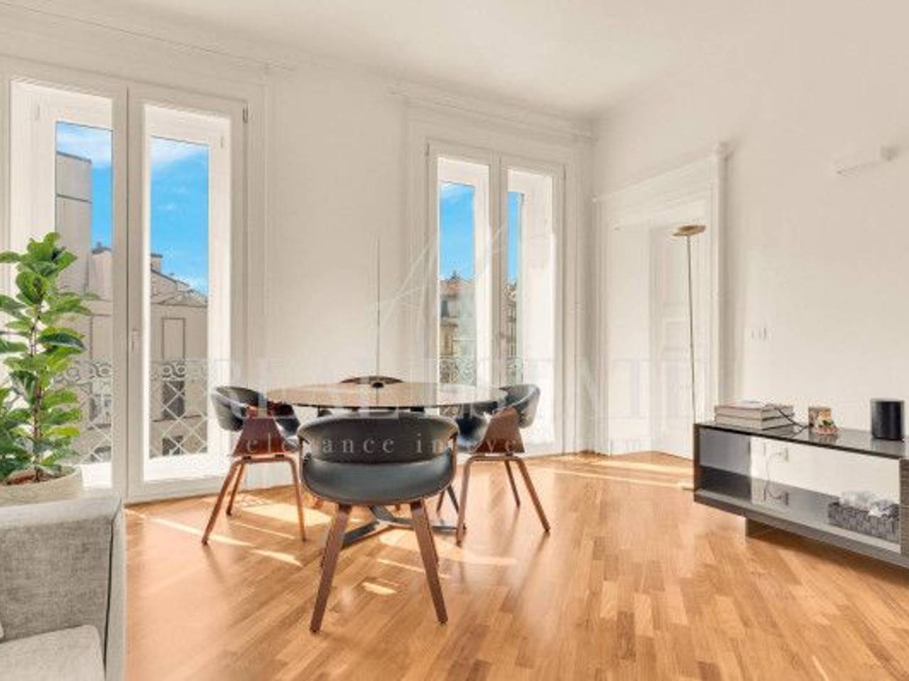 appartamento in vendita a Milano in zona Cadorna