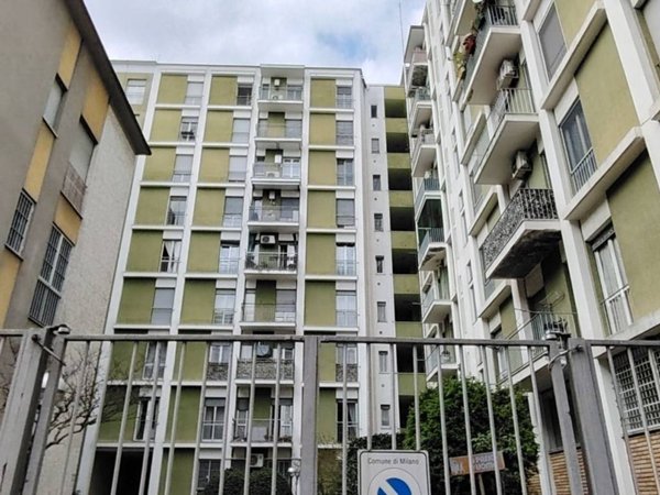 appartamento in vendita a Milano in zona Adriano