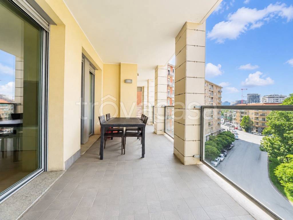 appartamento in vendita a Milano in zona Corvetto