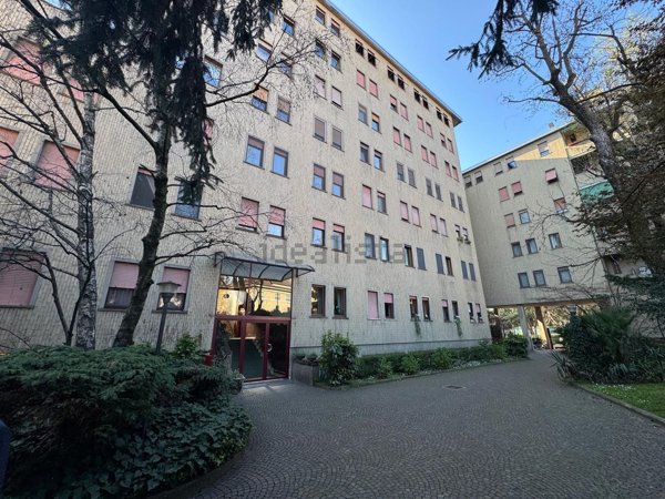appartamento in vendita a Milano in zona Stadera