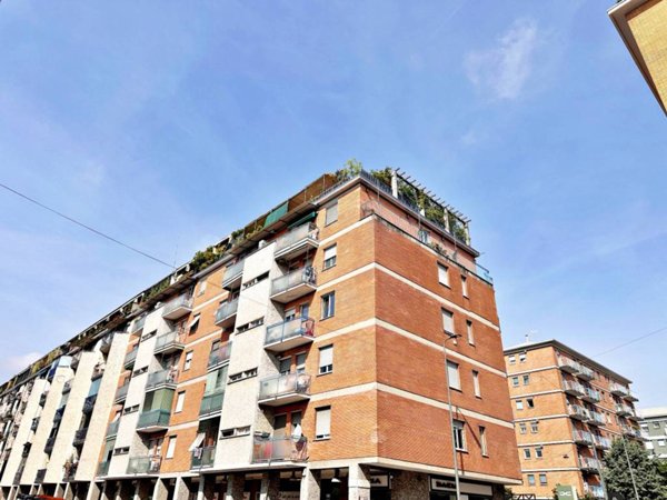 appartamento in vendita a Milano in zona Adriano