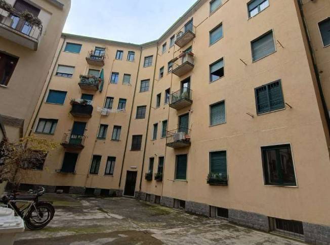 appartamento in vendita a Milano in zona Adriano