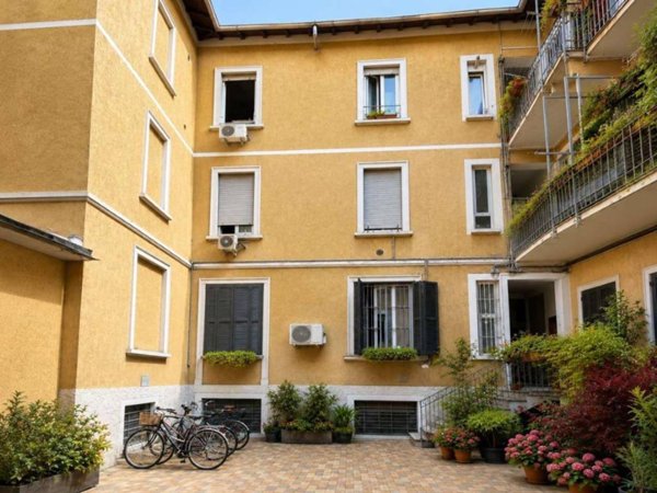 appartamento in vendita a Milano in zona Famagosta