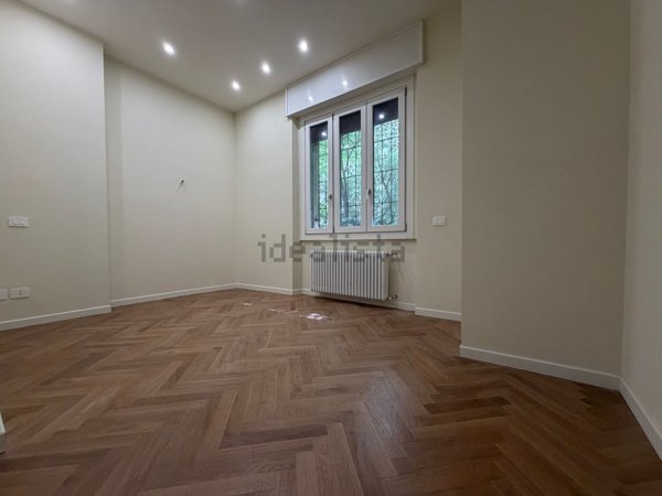 appartamento in vendita a Milano in zona Centro Direzionale