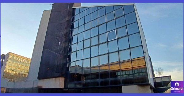 ufficio in vendita a Milano in zona Gallaratese