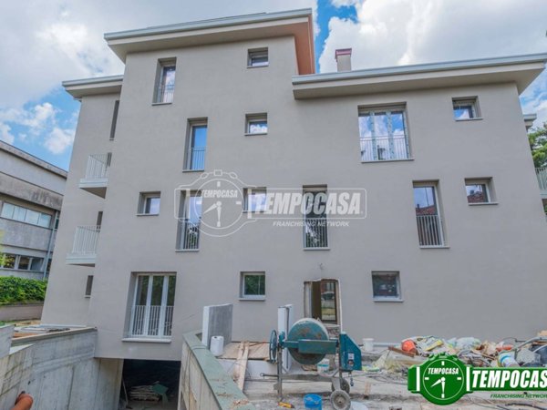 appartamento in vendita a Milano in zona Montalbino