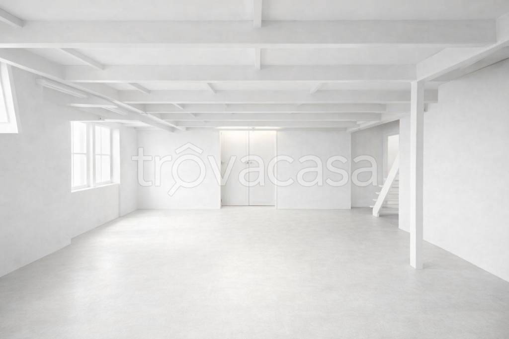 locale commerciale in vendita a Milano