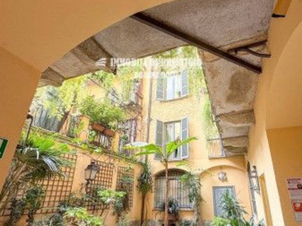 appartamento in vendita a Milano in zona Sant'Ambrogio